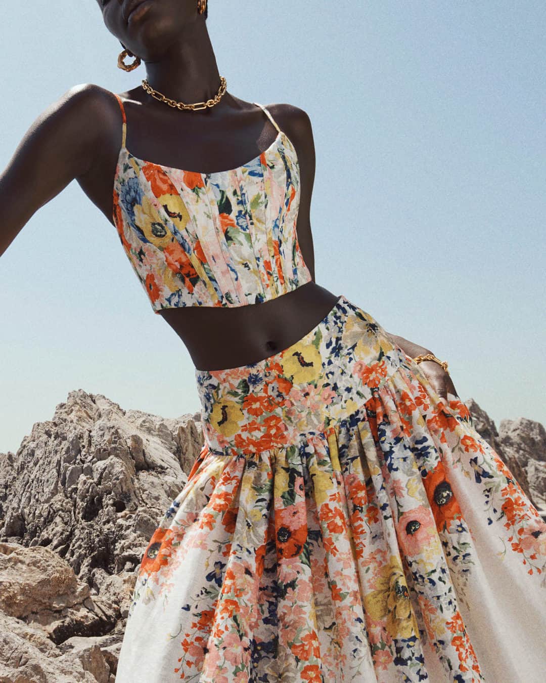 のインスタグラム：「Up Close: From our latest Swim collection, the Alight Corset Top and Basque Midi Skirt. #ZimResortSwim24 #zimmermann」