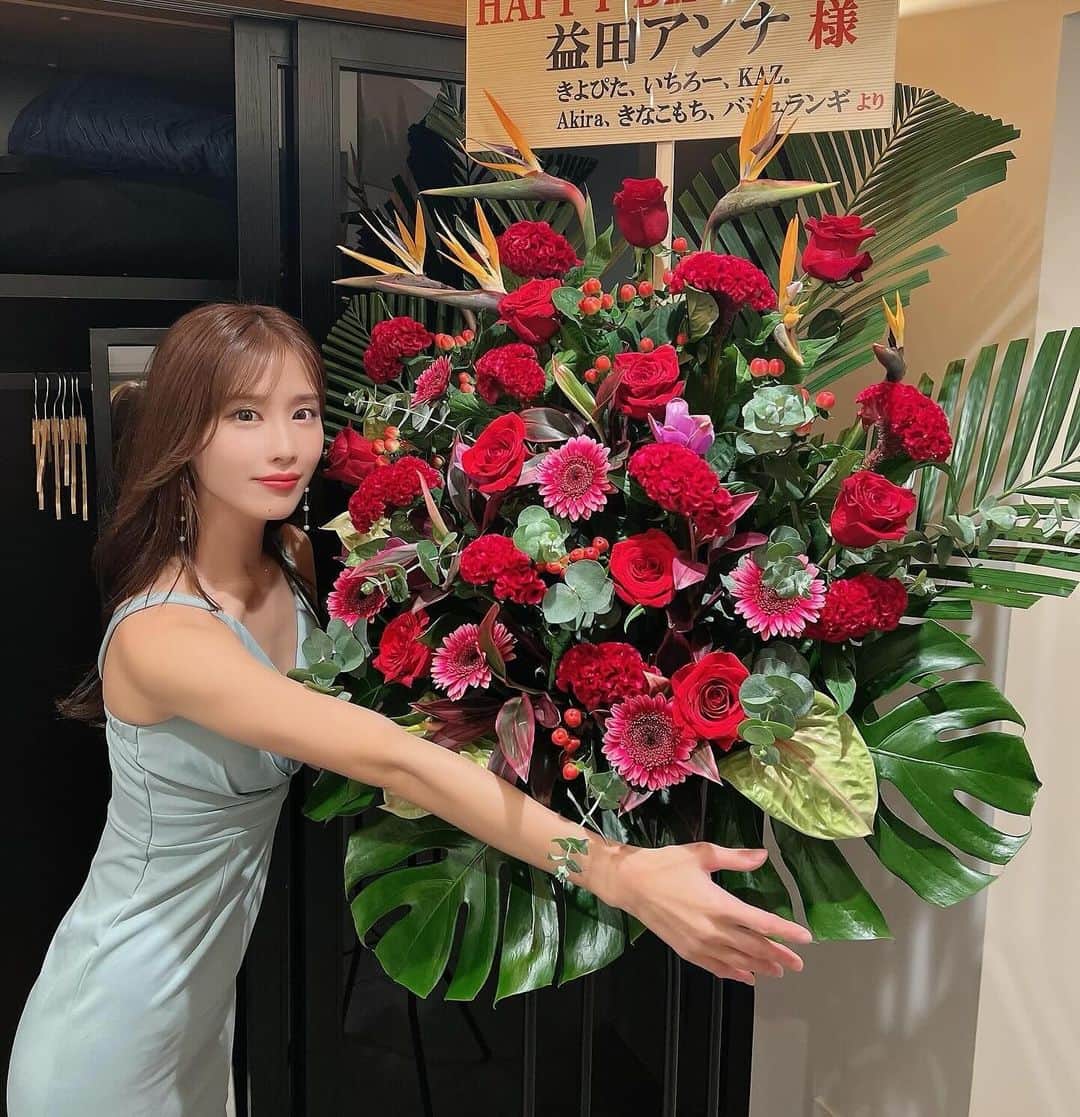 益田アンナさんのインスタグラム写真 - (益田アンナInstagram)「この間のバースデーイベントの写真✨  来てくれたみんな本当にありがとう！！ たくさんの方にお祝いしてもらえて感謝の気持ちでいっぱいです🥰  1部はたこやき🐙2部はおにぎり🍙をみんなに作ったよ〜！  楽しくて幸せなあっという間の1日でした🫶」10月29日 16時53分 - anna_masuda