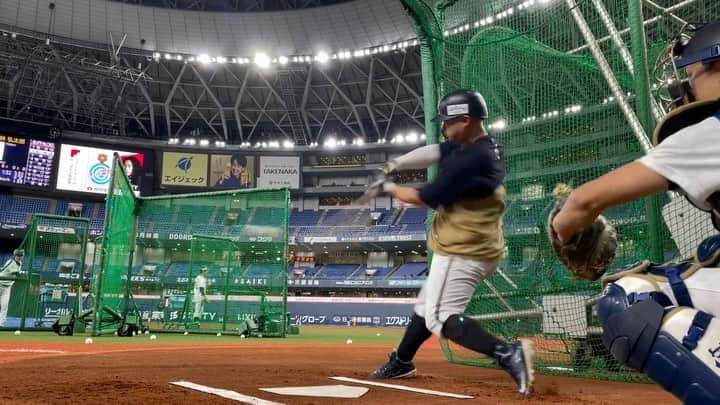 のインスタグラム：「#SMBC日本シリーズ2023  #森友哉 #バッティング #全員で勝つ！！ #全員で頂点へ #Bs2023 #buffaloes #baseball #ORIX #プロ野球」