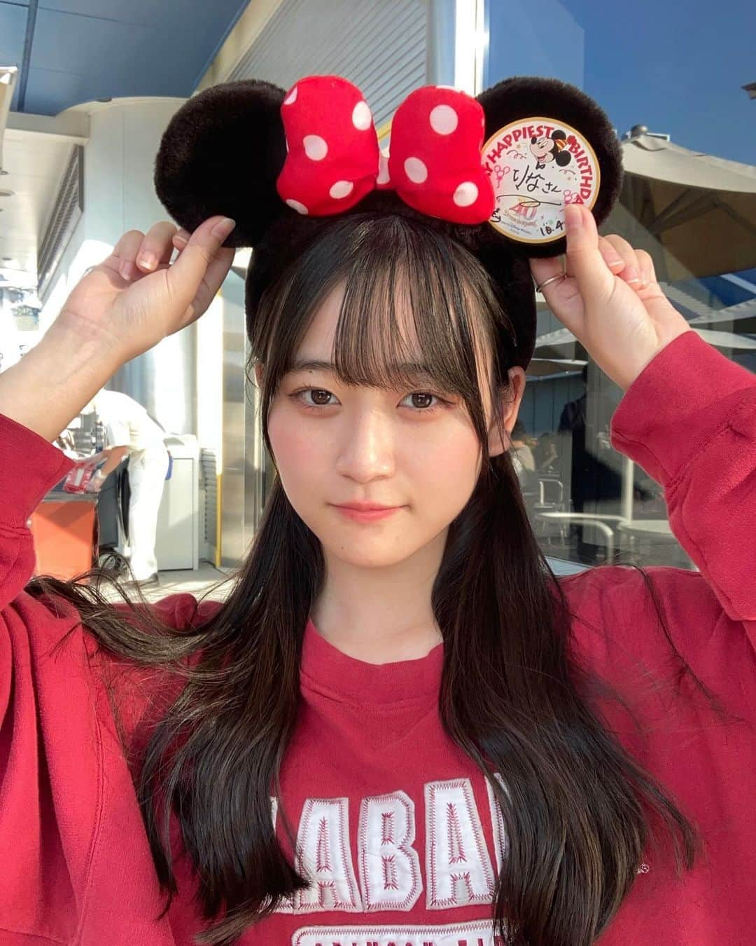 遠藤璃菜のインスタグラム：「Disneyland  ミニーちゃんになりましたよ🐭  スプラッシュマウンテン乗ったあとなので前髪は終わりました笑   #ディズニーランド  #ミニー  #jk  #ljk」