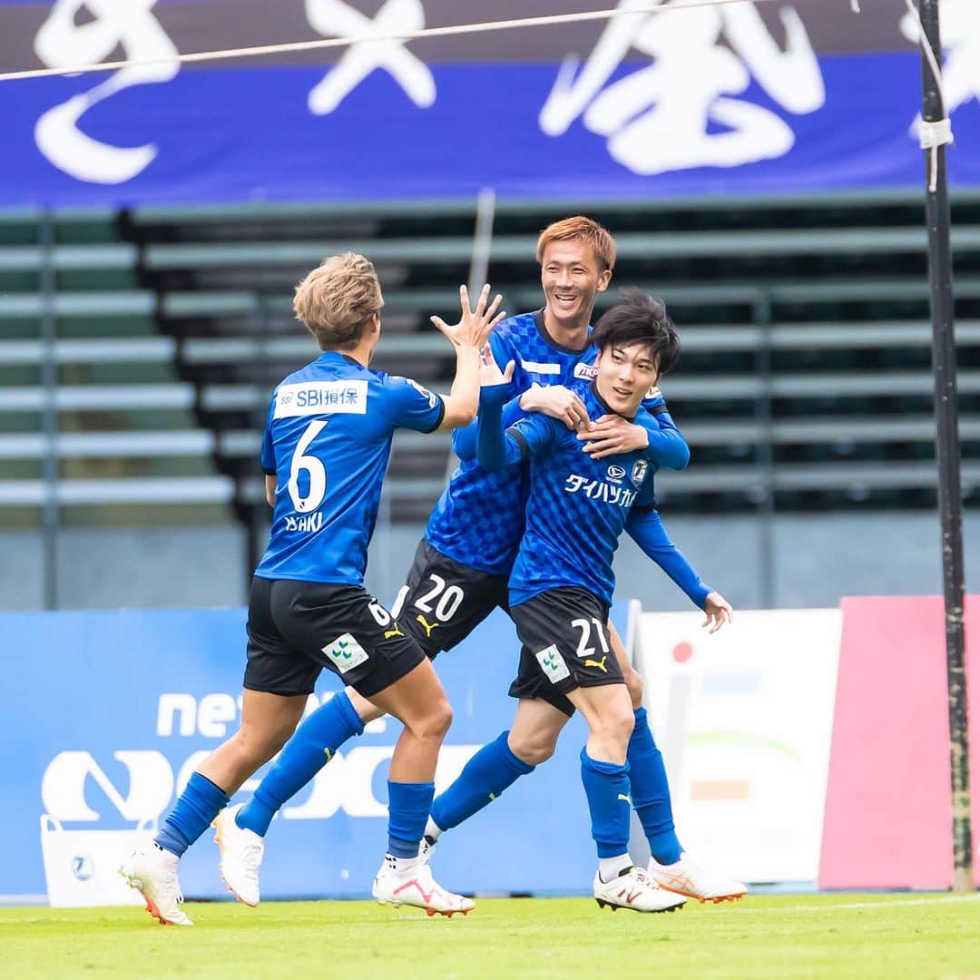 のインスタグラム：「🔵🟡2023明治安田生命J2リーグ第40節⚽️ 試合写真②📷 応援ありがとうございました！  #大分トリニータ #繋 #trinita」