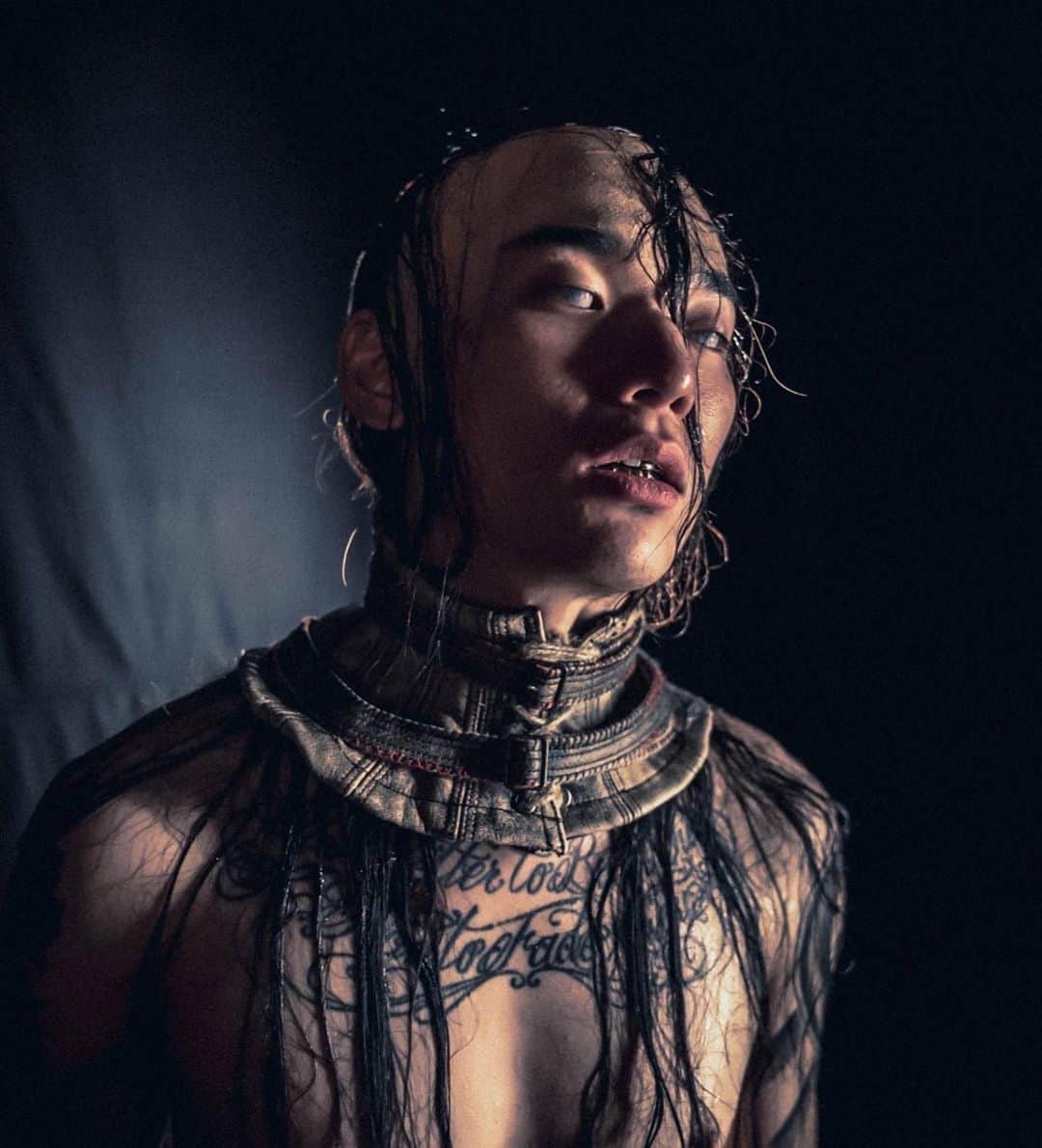 カワグチジンさんのインスタグラム写真 - (カワグチジンInstagram)「Grillz by @grillz_by_dr_zara  HMU @ryunoshin_tomoyose  styling @nuga.jp  SFX @nobu5001  photo @koshunn   MVLOOK3  11月公開」10月29日 22時22分 - kurtcojain