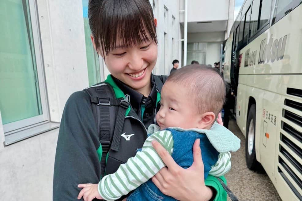 小川愛里奈さんのインスタグラム写真 - (小川愛里奈Instagram)「・ 4勝目💚💚 岡山大会🍑 たくさんのご声援ありがとうございました。 思い出深い場所でプレーが出来たこととても嬉しく思います😌 来週も全員で頑張ります✊🔥 引き続きご声援よろしくお願いします🌈  #JTマーヴェラス #継勝 #ジャジャが私の似顔絵書いてくれました😂 #甥っ子が初めて試合を見に来てくれました🏐 #可愛すぎました👶」10月29日 17時20分 - o.eri12