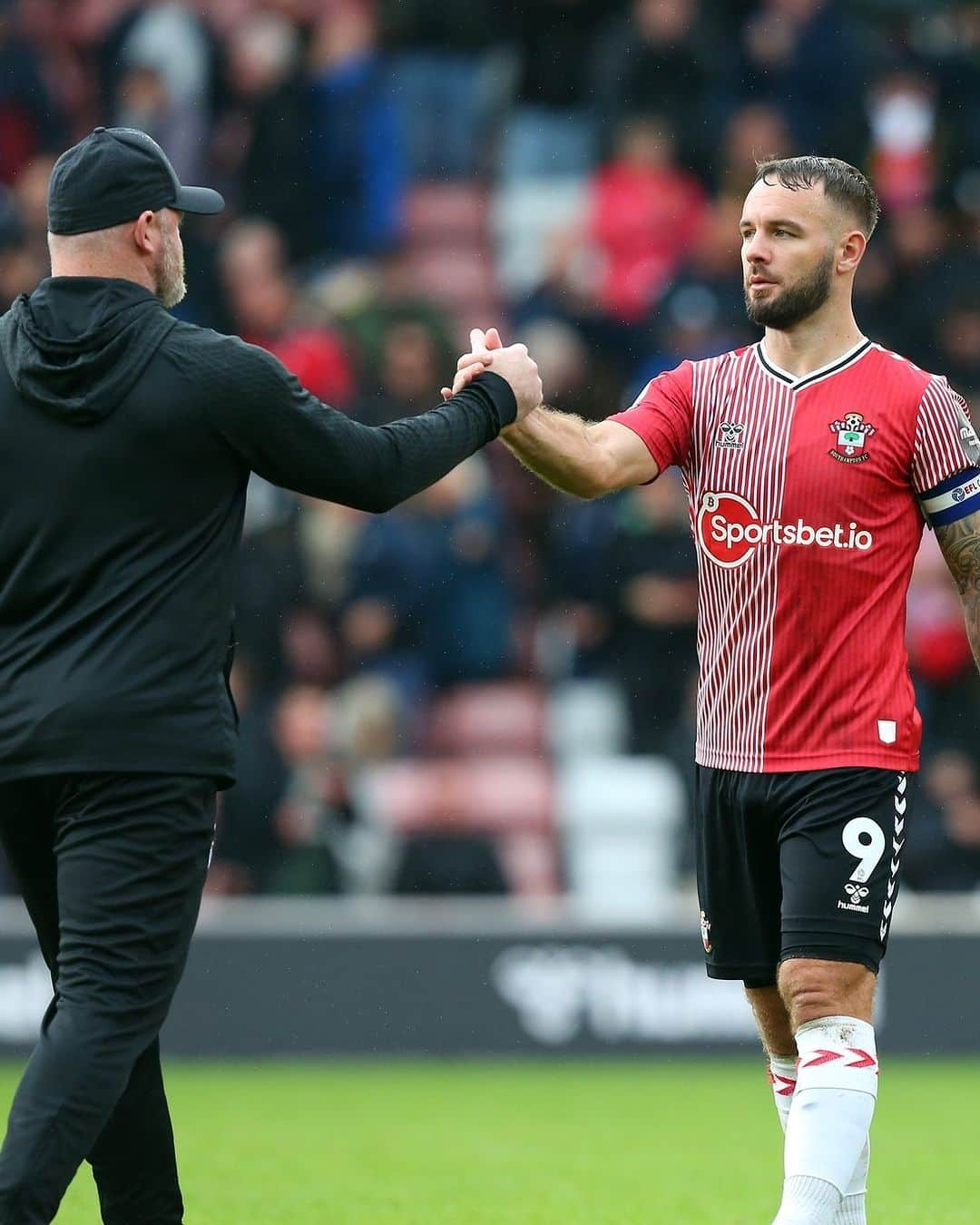 サウサンプトンFCさんのインスタグラム写真 - (サウサンプトンFCInstagram)「One of the game's greats and Wayne Rooney 😏」10月29日 17時16分 - southamptonfc