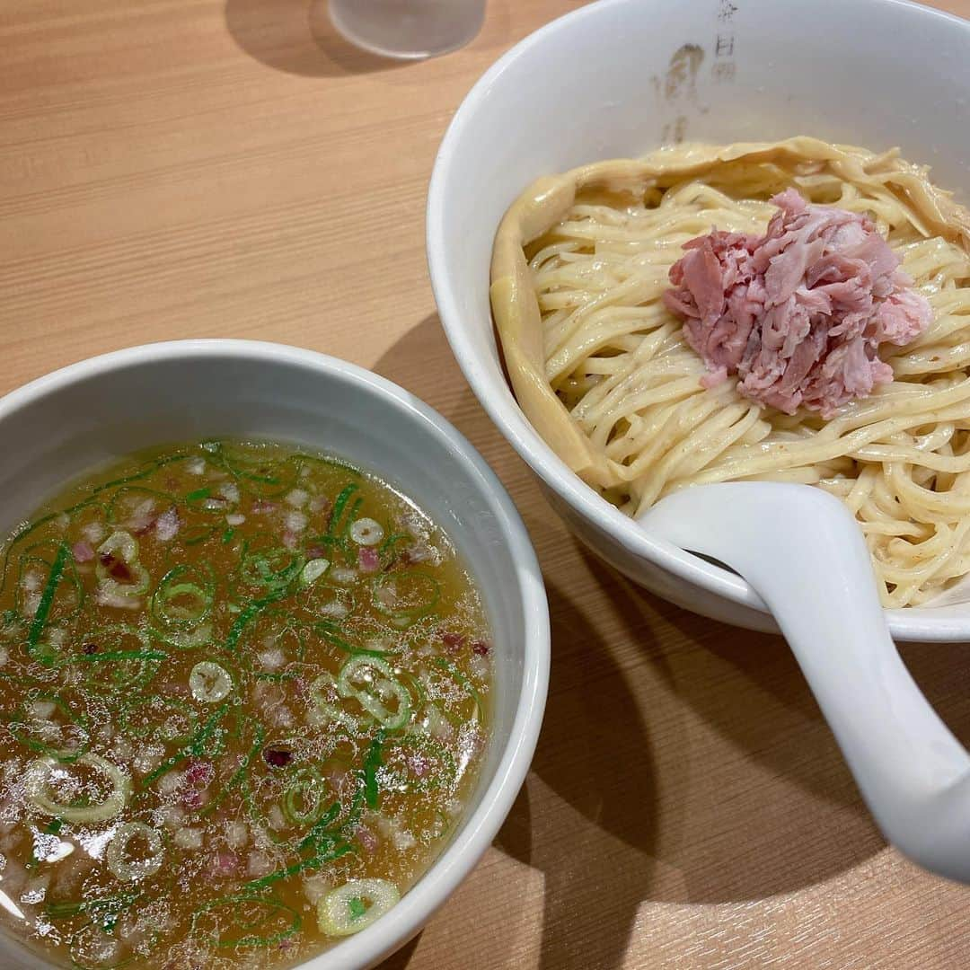 小峰みこさんのインスタグラム写真 - (小峰みこInstagram)「. 9月末から10月頭のオフに食べた麺 . おぱんちゅのうどん以外 全部東京だ！！ . #みこ麺活 . . . . #麺活 #ラーメン大好き #つけ麺大好き #麺で生きてる #おぱんちゅうさぎ #コラボ商品 #とんこつラーメン #御徒町 #tonkotsu #tonkotsuramen #坦々麺 #ベジポタつけ麺 #鯛出汁つけ麺 #煮卵トッピング #品川駅構内 #うどんも好き #麺活グラム #麺活女子 #рамэн #ราเม็ง #拉麵 #Rahmen #yummyramen #japaneseramen #tsukemen」10月29日 17時21分 - mico_19911201