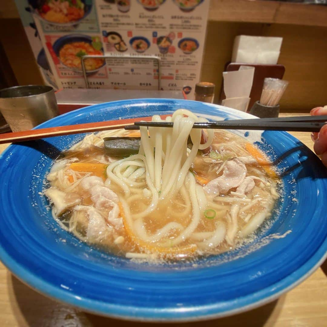 小峰みこさんのインスタグラム写真 - (小峰みこInstagram)「. 9月末から10月頭のオフに食べた麺 . おぱんちゅのうどん以外 全部東京だ！！ . #みこ麺活 . . . . #麺活 #ラーメン大好き #つけ麺大好き #麺で生きてる #おぱんちゅうさぎ #コラボ商品 #とんこつラーメン #御徒町 #tonkotsu #tonkotsuramen #坦々麺 #ベジポタつけ麺 #鯛出汁つけ麺 #煮卵トッピング #品川駅構内 #うどんも好き #麺活グラム #麺活女子 #рамэн #ราเม็ง #拉麵 #Rahmen #yummyramen #japaneseramen #tsukemen」10月29日 17時21分 - mico_19911201