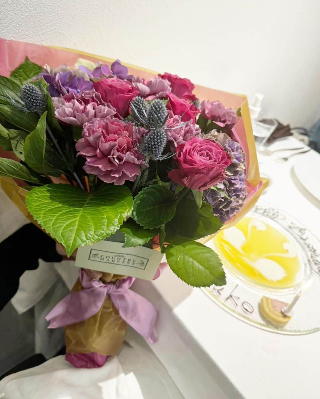 mmmcoco07さんのインスタグラム写真 - (mmmcoco07Instagram)「✴︎ happy birthday @ka_ruk_ 🎂  #happybirthday#flowers#love#friends#tokyo#remerciementsokamoto」10月29日 17時25分 - mmmcoco07