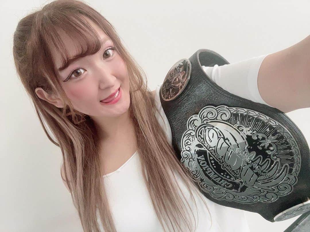 朱崇花のインスタグラム：「こんな清楚系な王者いんの #champion #queen #autumn #winter #photooftheday #photooftheday #photo #instagram」