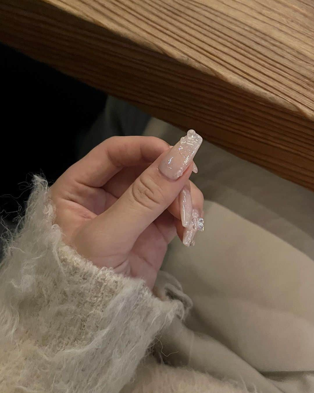 深結のインスタグラム：「new nail  ストーリーに沢山質問来てたので…💭 今回はちゅるちゅるデザインにしたよ〜 友達からも好評で嬉しい^ ^  @mprn_74 さんネイル毎回天才〜！  #ネイルデザイン #ワンホンネイル #ちゅるんネイル  @nailmm___」