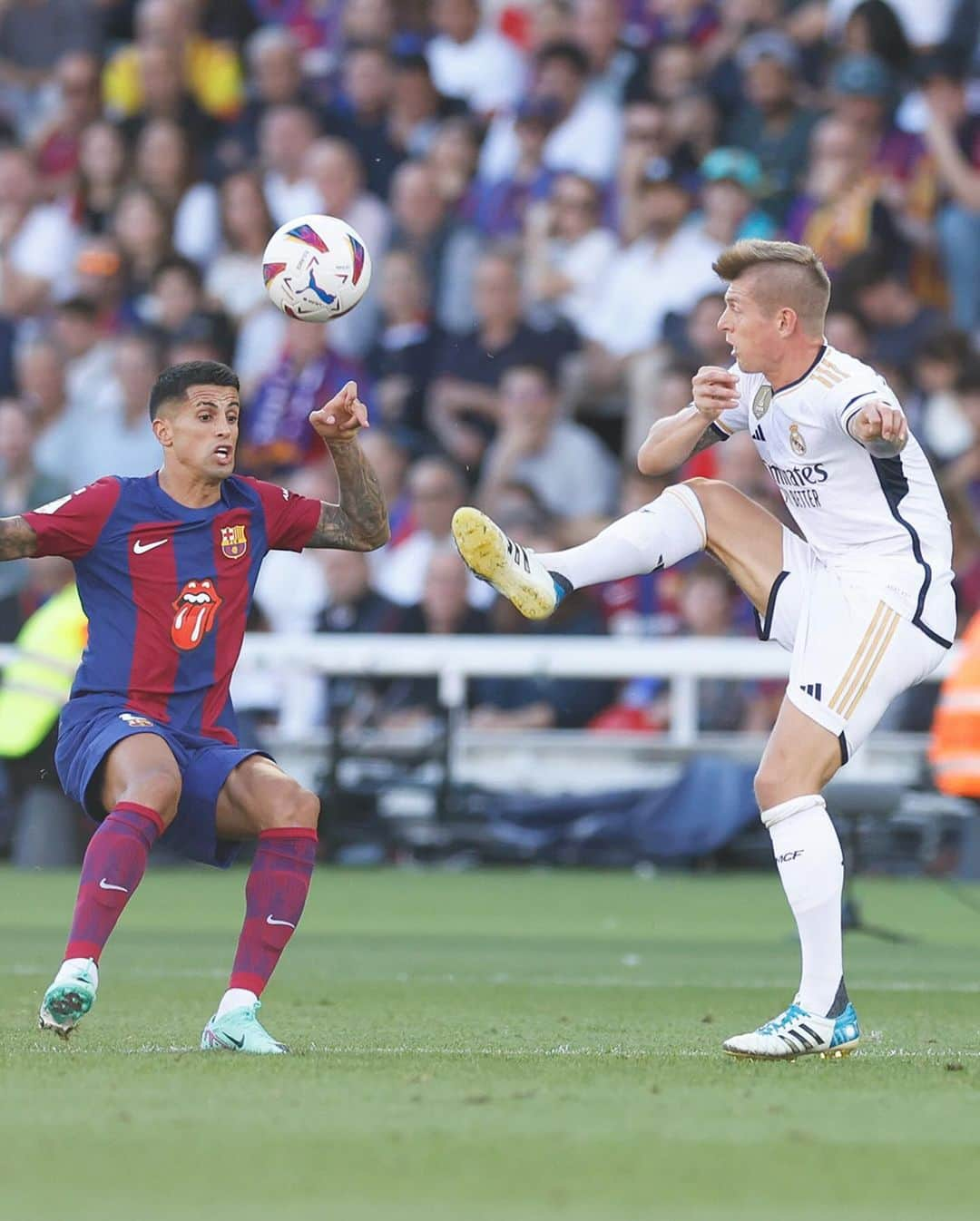 レアル・マドリードさんのインスタグラム写真 - (レアル・マドリードInstagram)「💪🔥🤍✨ #ElClásico」10月29日 17時42分 - realmadrid