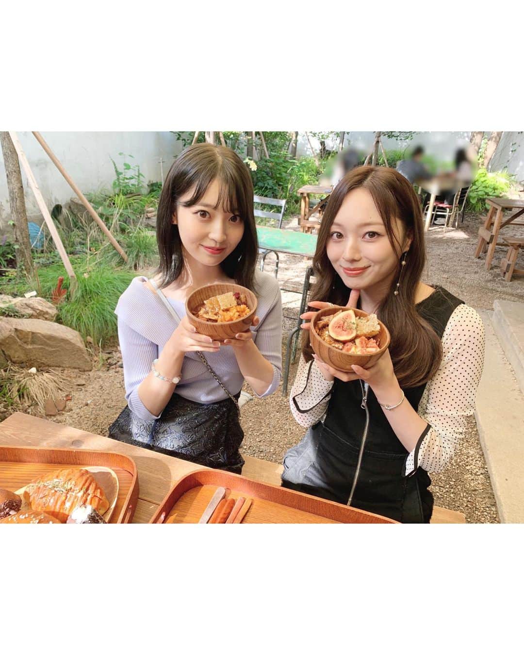 阪口珠美のインスタグラム：「.☕️ DOTORI GARDEN #도토리가든  ヨーグルトが絶品すぎて忘れられません~単なるヨーグルトじゃない 美味しすぎるのです。 お香のいい香りで落ち着いた~  Cafe Onion #어니언카페  安国店に行かせて頂きました。 やっぱり大人気😮 間違いなく美味しい~  #韓国カフェ #安国  #たまみぐらむ #乃木坂46  #카페 #카페투어#냠냠」