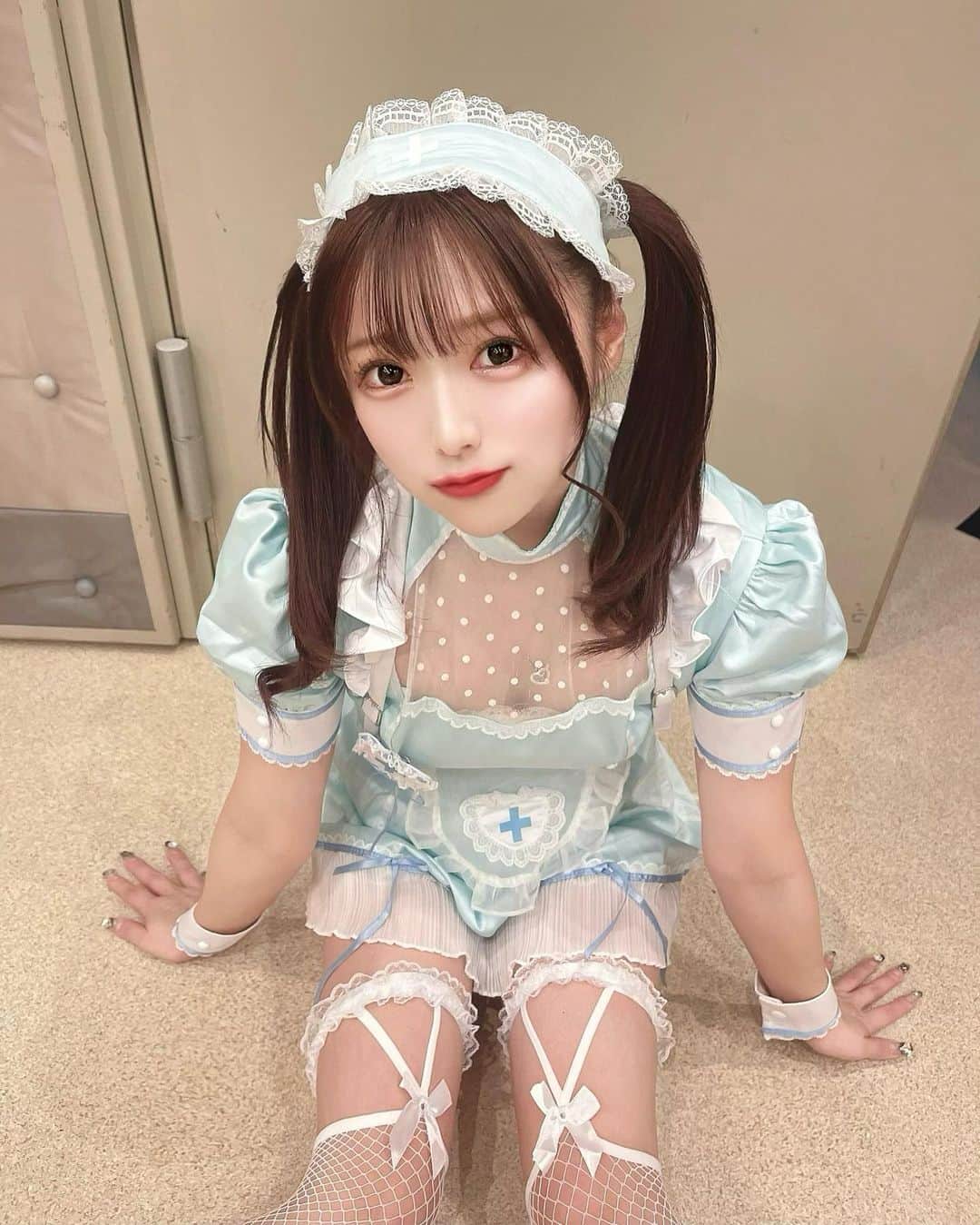 石井もえのインスタグラム：「ハロウィン第2段🎃💉🏥ナース🏥💉  #ハロウィンコスプレ #ナースコスプレ #ハロウィン #コスプレ  #コスプレ女子 #ナース服　#ツインテール　#マリームーン」