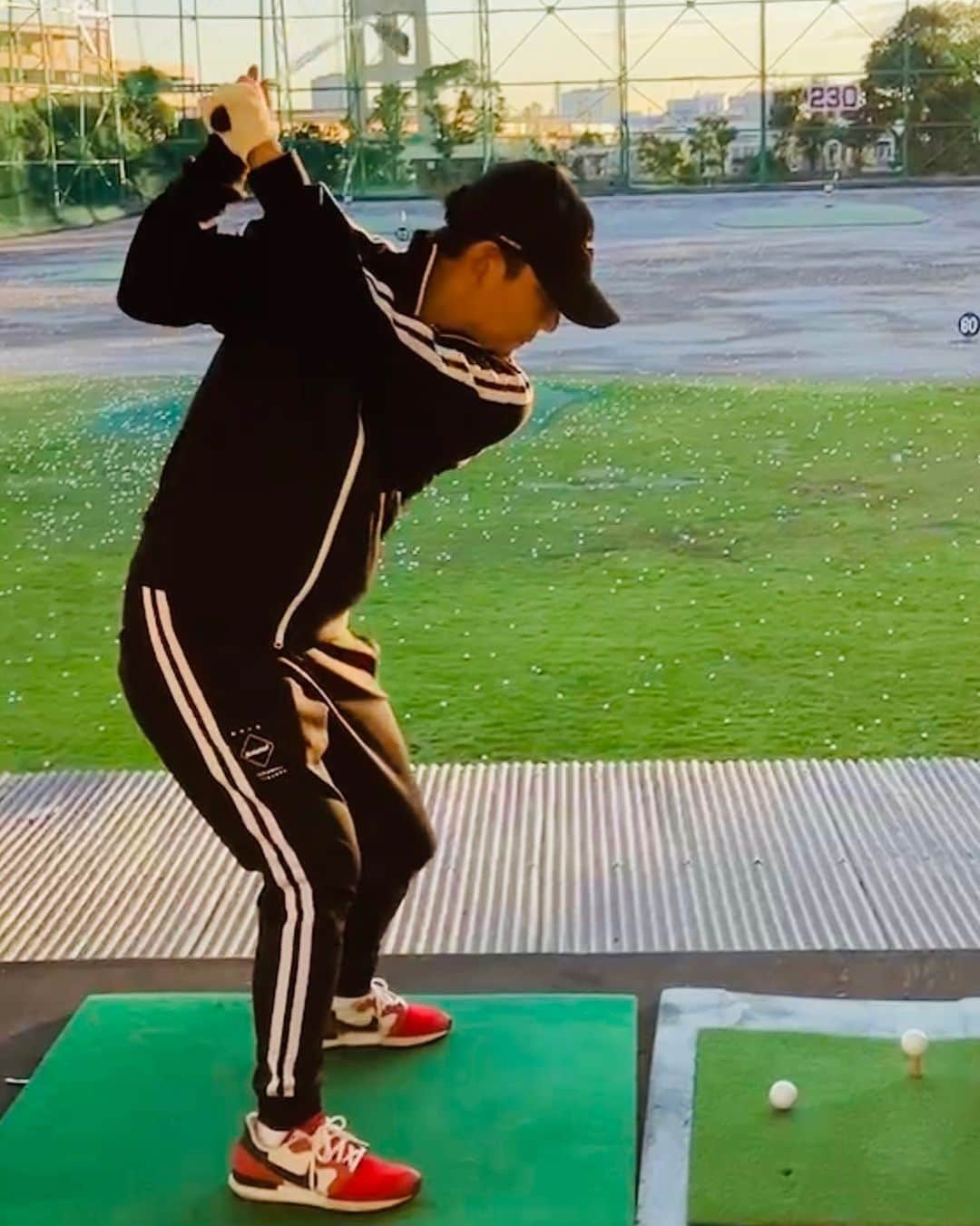 今井翼のインスタグラム：「初ゴルフ  あっと言う間の2時間で 充実のレッスンでした♪  #ゴルファー今井」