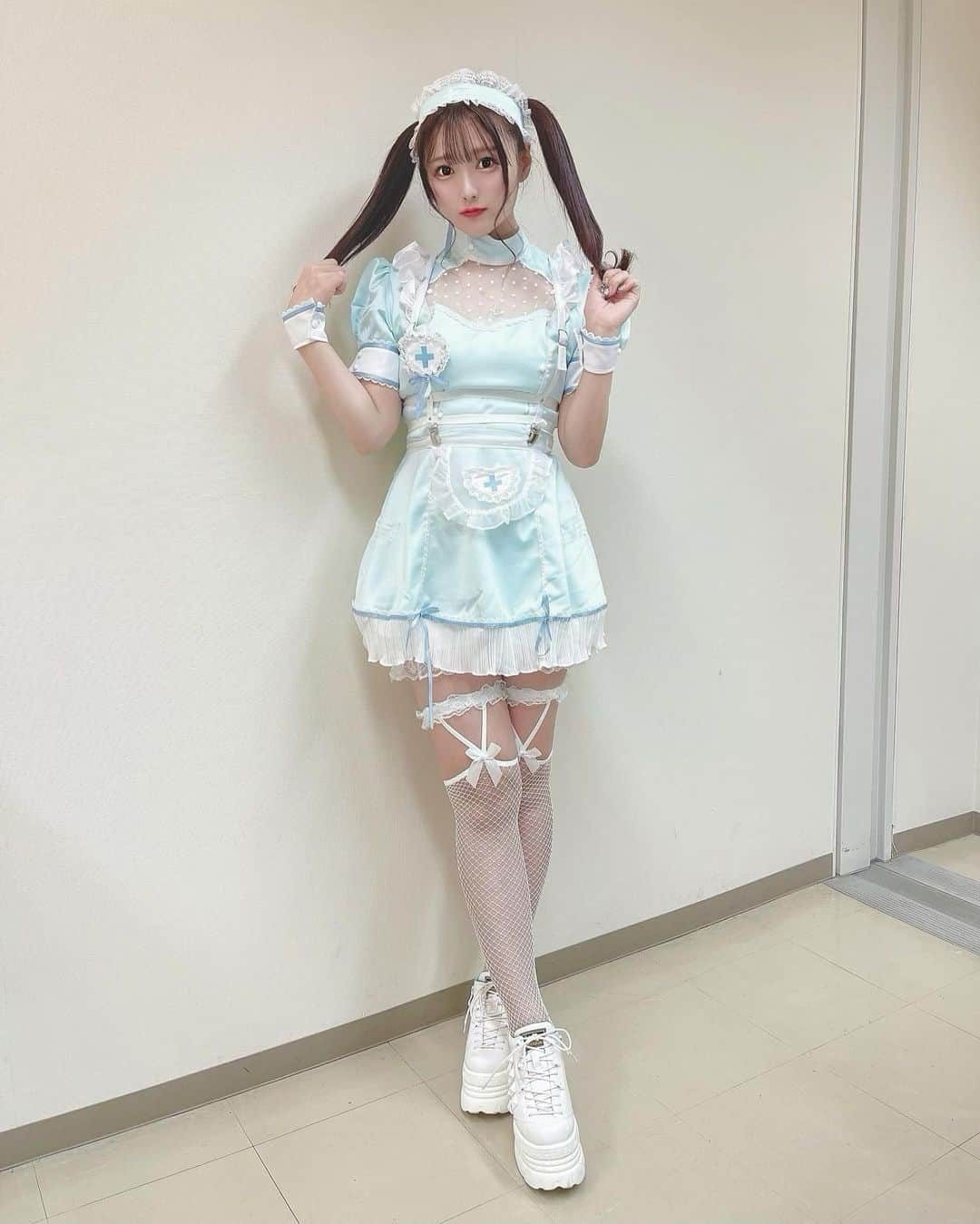 石井もえのインスタグラム：「看病されてみる？💉💉💉💉💉💉」