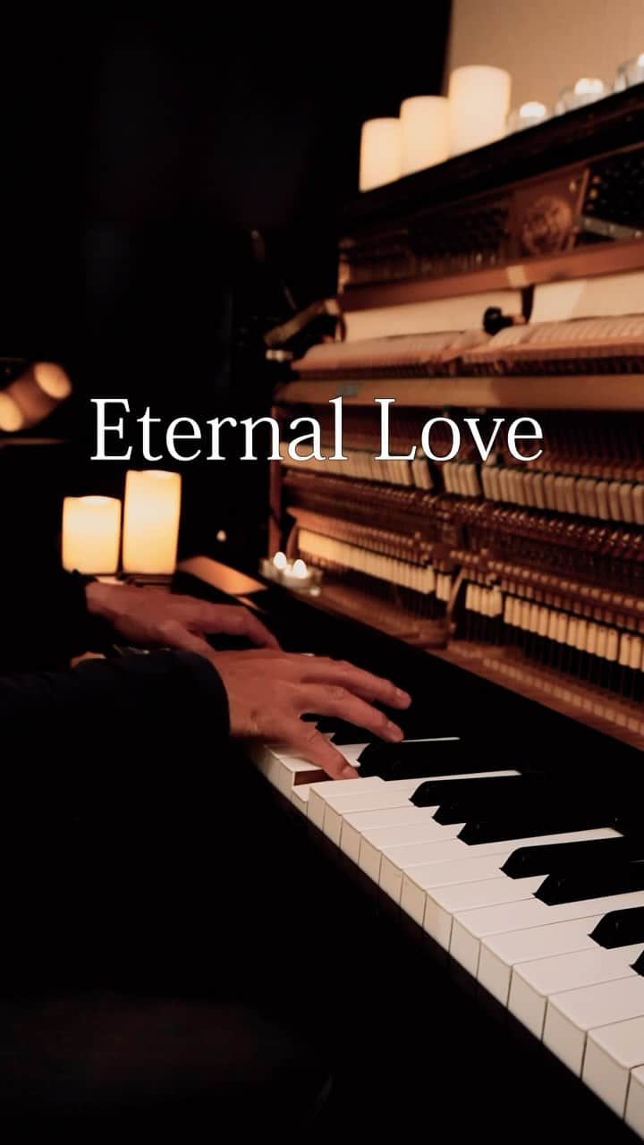 望月衛介のインスタグラム：「It’s a full moon today.🌕  I have to compose.   I know there’s no eternity, but I believe that there is an everlasting love.❤️  #eternallove #everlasting   #eisukemochizuki  #piano #pianist  #composer  #originalsong  #originalcomposition #healing #heal #chill #chillmusic  #newage  #newagemusic  #classic #classical  #ピアノ #ピアニスト #癒し #ニューエイジ #ヒーリング #オリジナルソング #作曲 #満月作曲 #望月衛介 #fullmoon #満月」