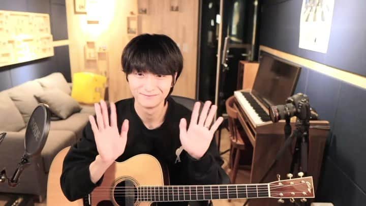 チョン・ソンハのインスタグラム：「2023 겨울 단독 공연 ‘Winter Room’ 안내  일시 : 12월 2일 토요일 오후 6시 장소 : 서강대학교 메리홀  예매는 인터파크에서! https://mobileticket.interpark.com/goods/23015555  12월에 만나요~!!」