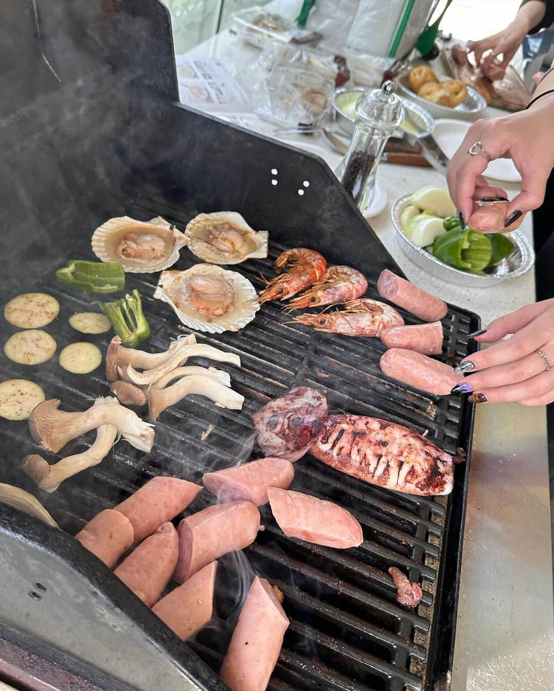 木下優樹菜さんのインスタグラム写真 - (木下優樹菜Instagram)「木下組BBQ🍖Halloween みんな焼き焼きしたりしてた♥️♥️ 　　Luvvvv」10月29日 18時00分 - yukina1204xoxo