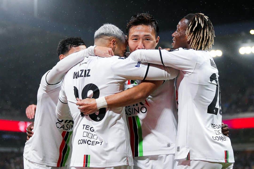 三竿健斗さんのインスタグラム写真 - (三竿健斗Instagram)「What a first goal for Kento 🙏  #ohleuven #goal #andohl」10月29日 18時01分 - kento_misao