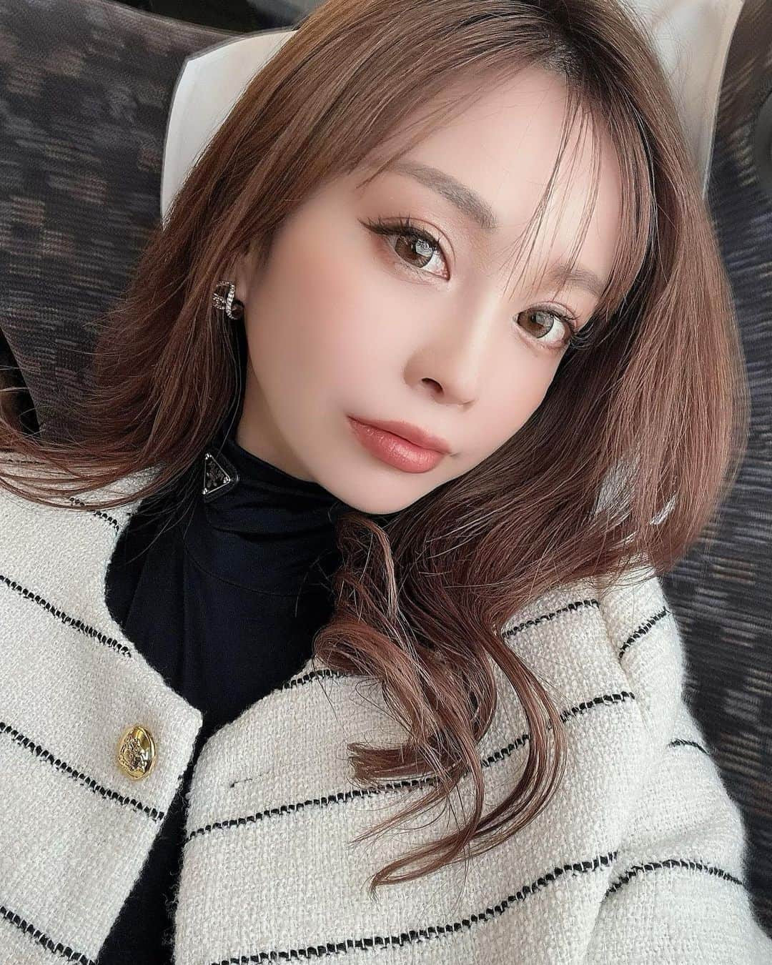 masumiさんのインスタグラム写真 - (masumiInstagram)「• 🐙→🗼🚄💨 最近少しmake変えてみた❄️ : : : #東京 #旅行 #🚄」10月29日 18時01分 - msm1026xx