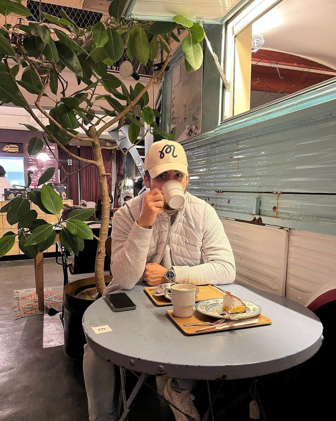 ストリーツ海飛のインスタグラム：「Tea Time or Tee Time? I like them both.」