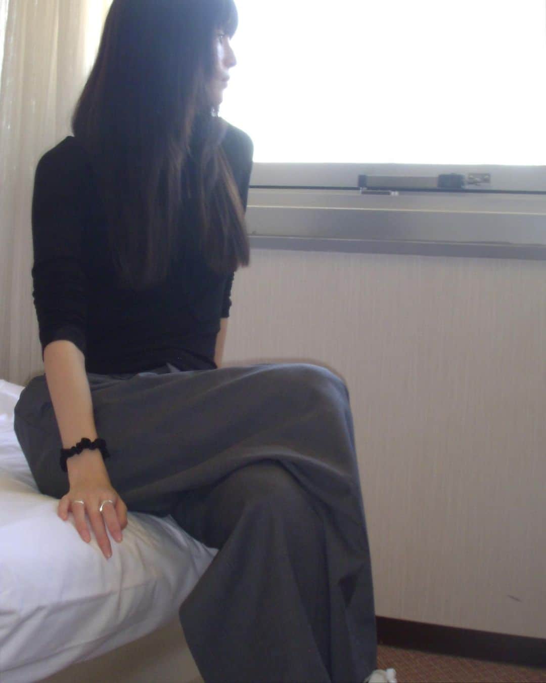 乃愛さんのインスタグラム写真 - (乃愛Instagram)「💭💭 おきにいり @oaf.official のパンツ 通年履けて、形も長めの丈も理想〜」10月29日 18時13分 - _0w022