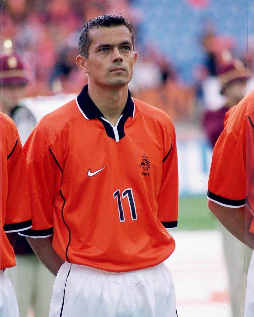 サッカー オランダ代表チームのインスタグラム：「🤯 101 caps in Oranje! Happy birthday, Phillip Cocu! 🥳  #NothingLikeOranje」
