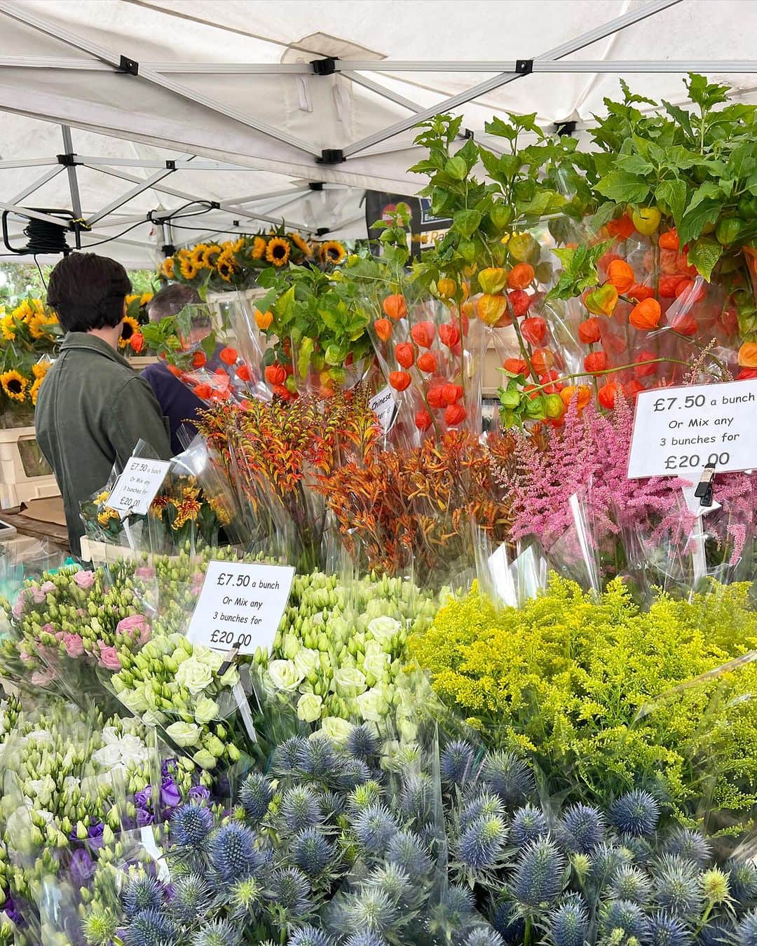 コレニモのインスタグラム：「Beautiful #columbiaflowermarket is on💐Have a lovely Sunday everyone!」