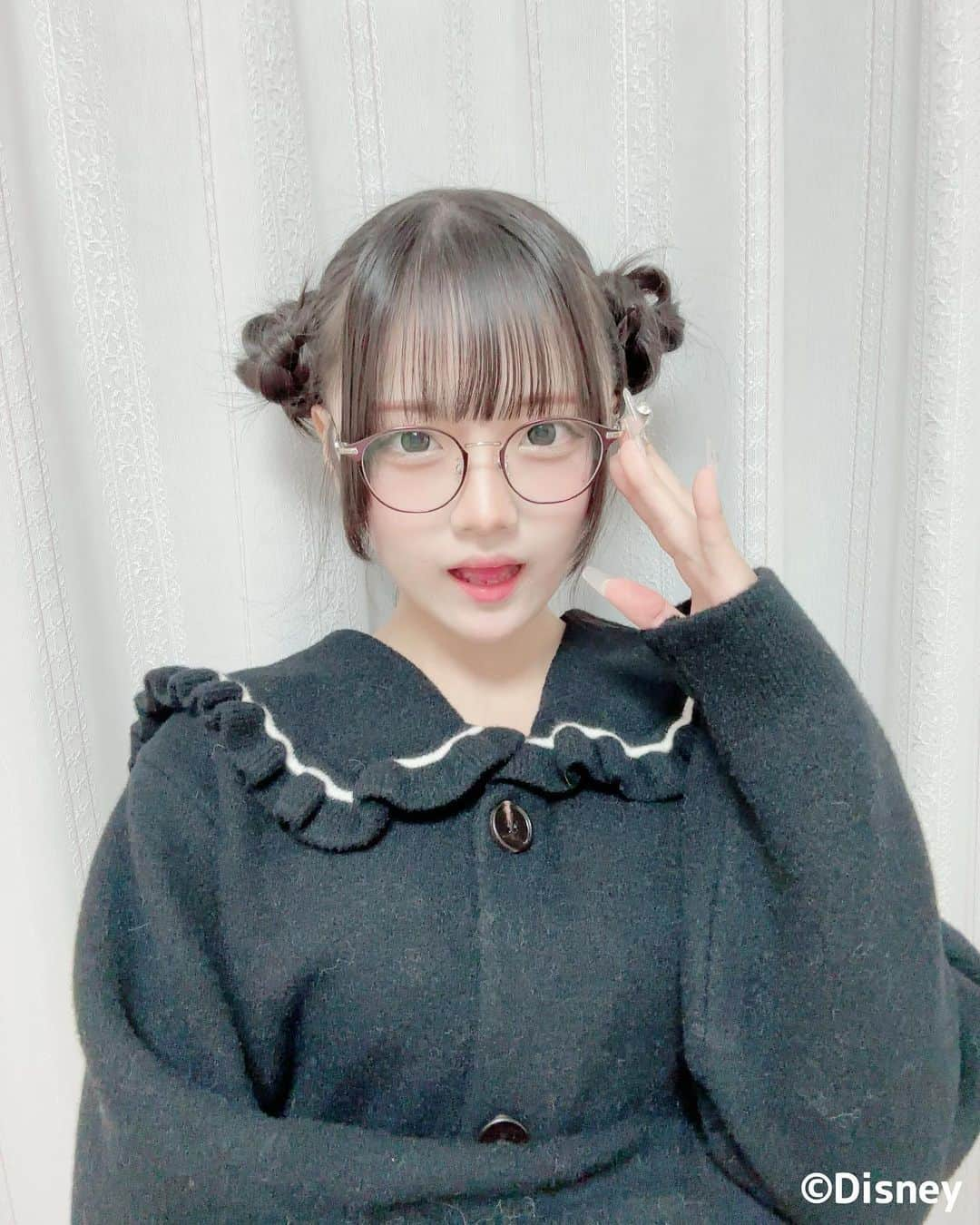 まほこのインスタグラム：「ZoffのDisneyコレクションだよ〜！👓🐭💝 私が選んだのラプンツェルモチーフのメガネ♡ ラプンツェルの長い髪の毛を編み込んだようなテンプルと花飾りが超可愛いの🥺🥺💜 ZoffのDisneyコレクションは今年で10周年だそうです！！🎊 かわいい〜メガネが沢山あるから自分に似合うメガネが見つかると思うよ 是非お近くの店舗でチェックしてみてね！♡  #PR #Zoff #Zoff_DisneyCollection10th」