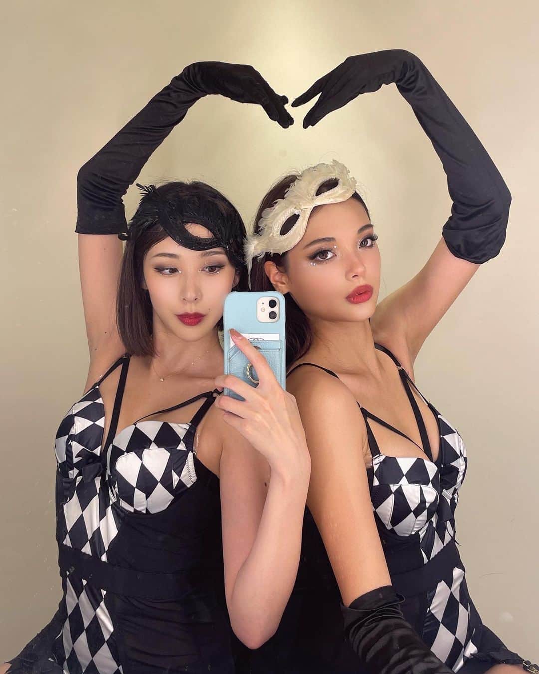 RIANさんのインスタグラム写真 - (RIANInstagram)「Me and @cjd_chiaki for @worldkyoto 🖤🦢  We were matching 🤭」10月29日 19時05分 - cjd_rian