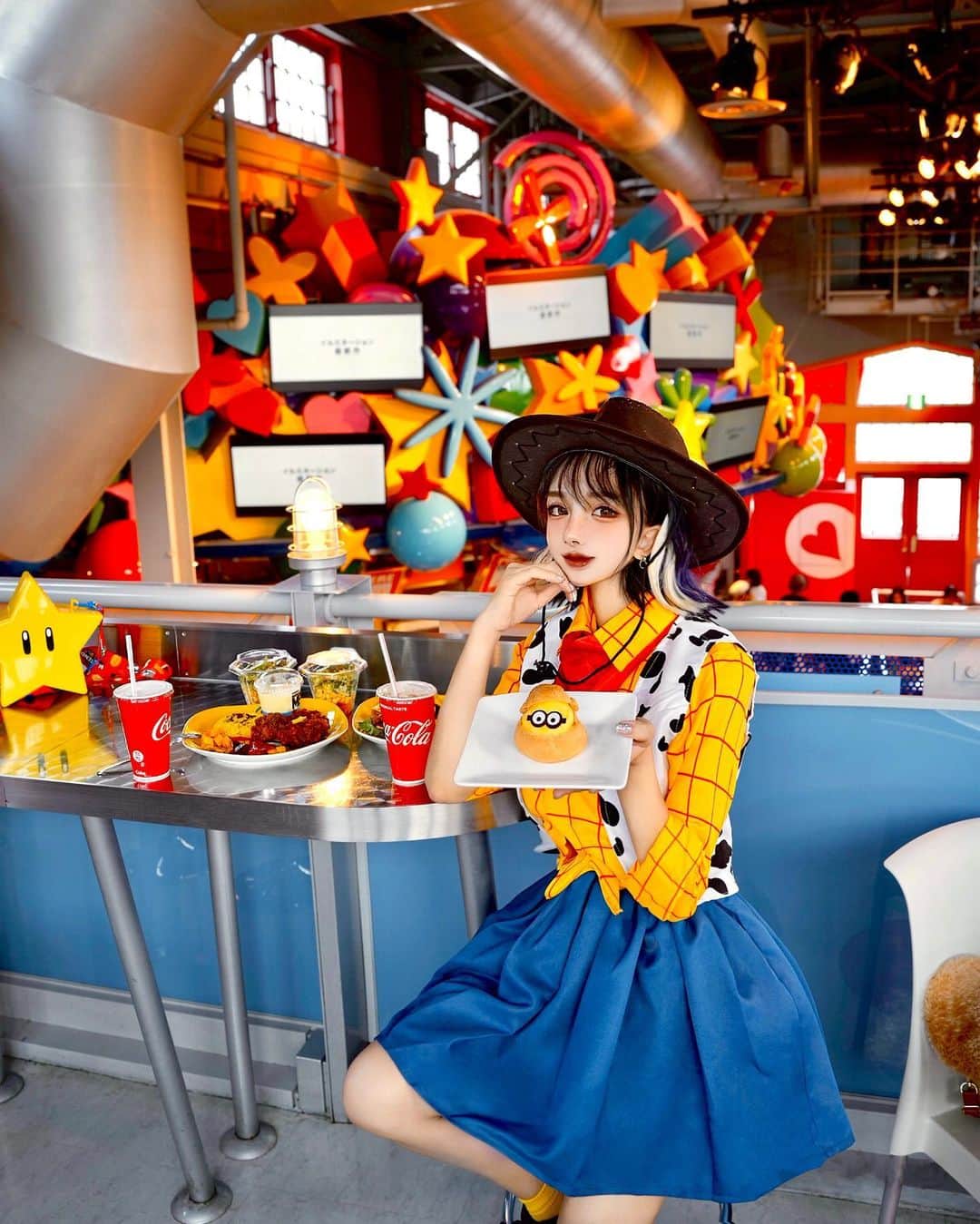 のインスタグラム：「🤠✨🤠✨🤠✨  ユニバーサルpart②ー  Toy story 🤠🐄♩w  #Toystory #コスプレ女子#usjコーデ#usjハロウィン#仮装#cosplaygirl#ハロウィンコスプレ」