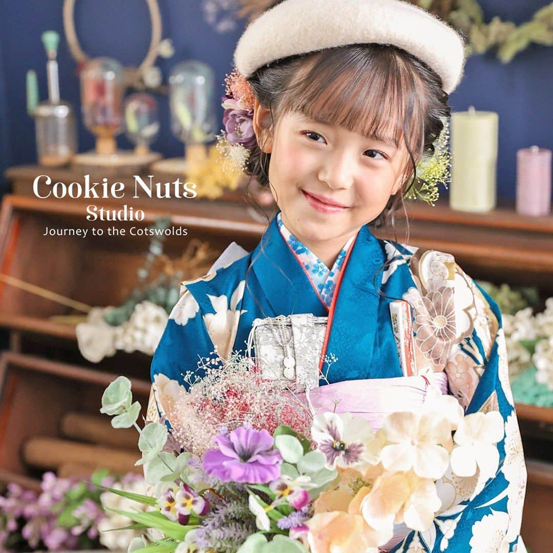 bonbon by cookienuts Photo studioさんのインスタグラム写真 - (bonbon by cookienuts Photo studioInstagram)「. . クッキーナッツのブログでは、 七五三撮影に遊びに来てくださったお子様をご紹介しています！ . 七五三シーズンの 11月になりますね、🍁 土日祝は、予約が埋まりやすいですので お早めのご予約をオススメしております!! . . 11月15日(水)・11月23日(木)は 水木定休ではなく、営業しております⋆͛📣 . . #cookienutsstudio #cookienuts #クッキーナッツスタジオ #クッキーナッツ #川崎写真スタジオ #川崎写真館 #神奈川県写真スタジオ #神奈川県写真館 #子供写真スタジオ #家族写真撮影 #横浜写真スタジオ #記念日撮影 #七五三お参り#七五三衣装レンタル #神社ロケ#七五三お参り同行撮影 #七五三お出掛け#七五三撮影 #着物でお出かけ #753撮影  #七五三前撮り  #前撮りキャンペーン . .」10月29日 19時07分 - cookienuts_kashimadaten