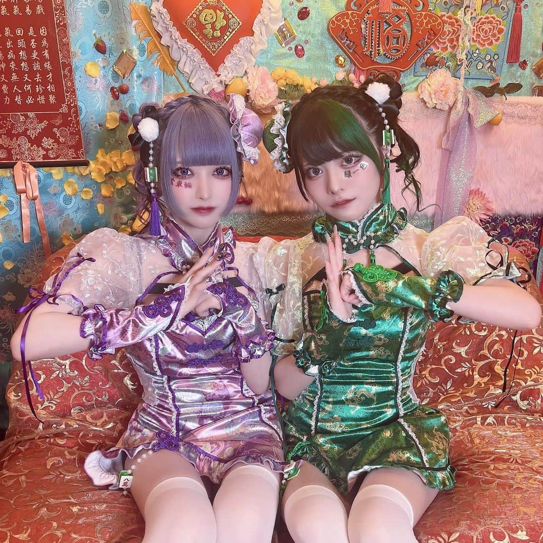 黒魅ららさんのインスタグラム写真 - (黒魅ららInstagram)「💚💜  ・ ・ ・  #チャイナ #ハロウィン #ヘアメ」10月29日 19時11分 - _ux_xuxoo