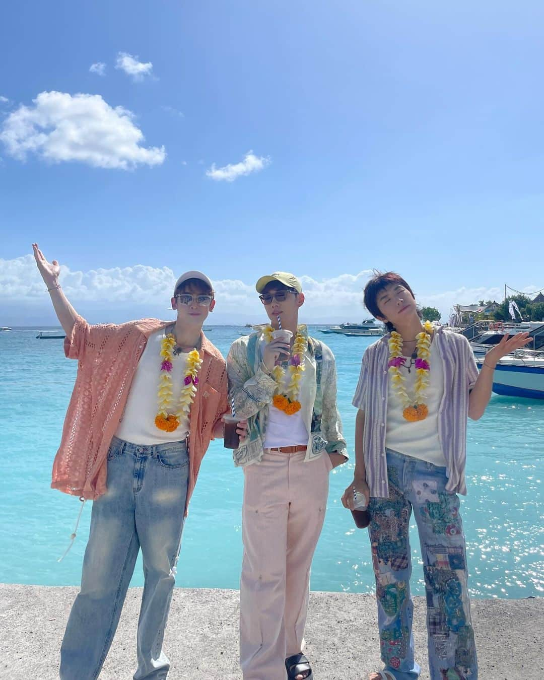 2PMさんのインスタグラム写真 - (2PMInstagram)「그동안 <오후셋이> in bali🌴 편을 사랑해 주셔서 감사합니다🩷♥️💙  #발리엠버서더같은  #청량함max #🐼🐨🐤 #레투스타그램」10月29日 19時23分 - real_2pmstagram