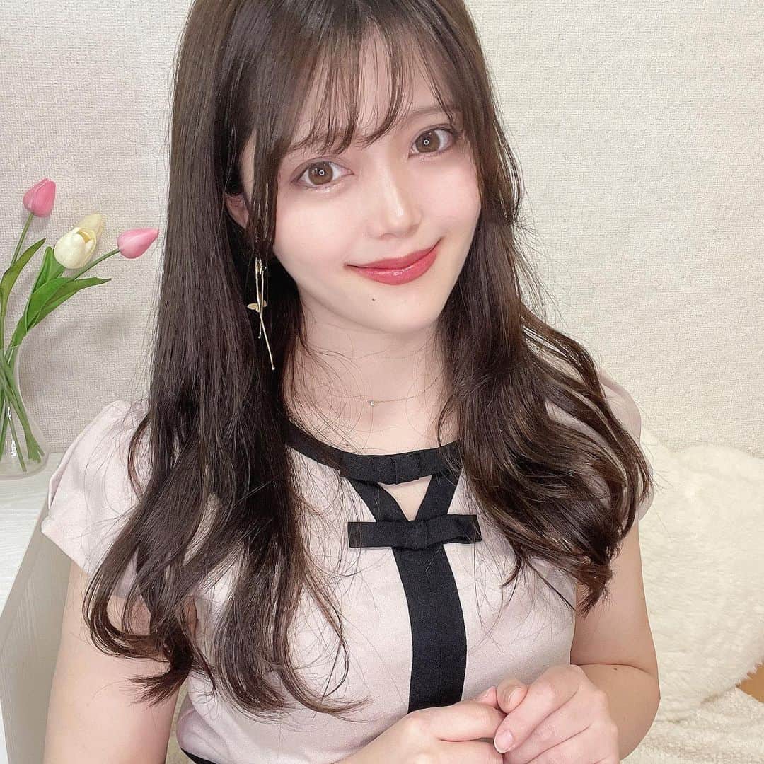 山田あかりさんのインスタグラム写真 - (山田あかりInstagram)「長めのイヤリングとかおっきめのイヤリングがすき🥰 最近　@shein_japan もイヤリングが増えてきて嬉しい😍  イヤリング 耳が痛くなりにくいタイプ🦋♡ 331円→今20%オフ265円だった！ ID:12014520 華奢シンプルで可愛い😍  SHEINで使えるクーポンあるから使う人はどうぞ♡ クーポンコード：MAKSIM 有効期限:11/30 0〜5999円 15%オフ 6,000円以上20%オフ  ワンピース @tocco_closet   #PR #shein #シーイン　#シーイン購入品 #シーインイヤリング　#SHEINイヤリング　#sheingals #イヤリング　#イヤリング派 #ゴールドイヤリング　#蝶々イヤリング #toccocloset #トッコクローゼット #トッコクローゼットワンピース　#SHEINクーポン」10月29日 19時16分 - akari030201