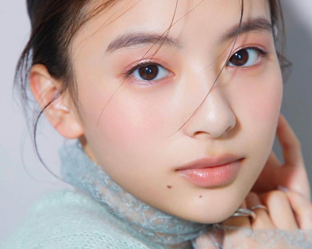菊地泰久のインスタグラム：「@natsuki__deguchi__official  @vocemagazine  @paku_chan  @eskurumiaya  @yasuhisa_kikuchi   #出口夏希 #voce #菊地泰久 #yasuhisakikuchi #beauty #makeup #fashion #portrait #jewelry #gravure #shooting #photography #photographer #model #studio」