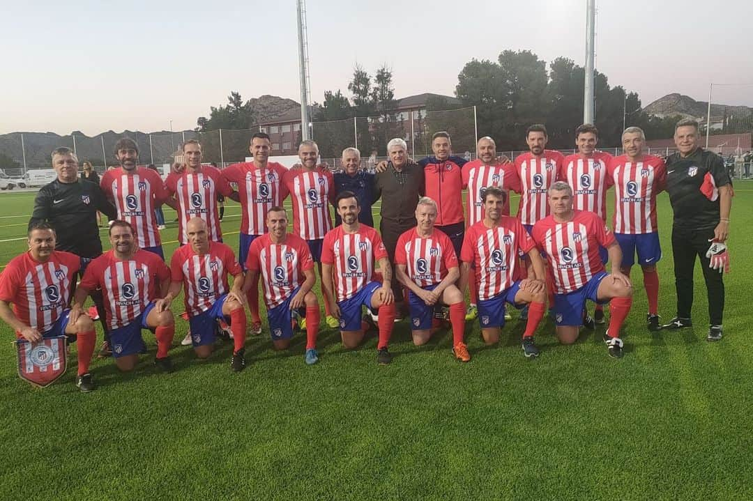 フランシスコ・モリネーロさんのインスタグラム写真 - (フランシスコ・モリネーロInstagram)「⚽️🏟️Inauguración del complejo deportivo “Dr. Pedro Guillén” 👏🏻🔝 @ayuntamientodearchena  @leyendasatleti 🔴⚪️」10月29日 19時17分 - molinero15