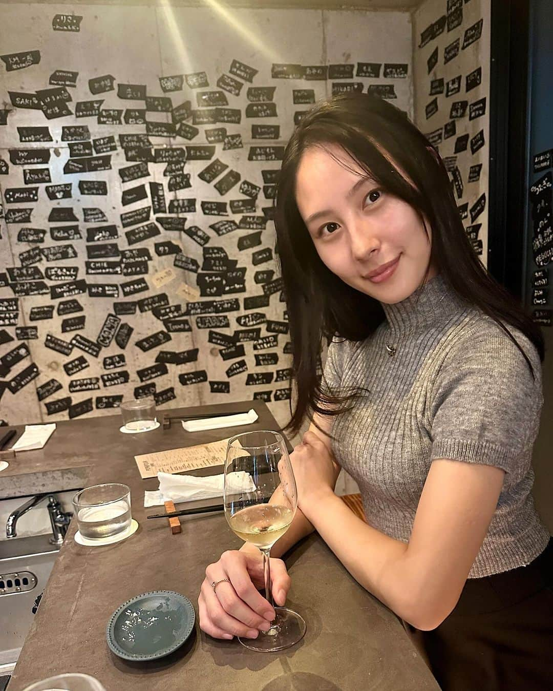 里彩さんのインスタグラム写真 - (里彩Instagram)「ワイン中毒🍷 #itswineoclock ❤️‍🔥  美味しいご飯とワインのペアリング🥹 好きになるとリピートしがちなので 選んでいただいて新しいものを知れて、楽しかったな🥰」10月29日 19時17分 - risa_gram611