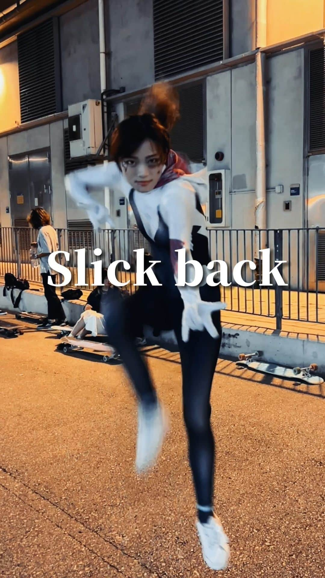 小白BaKaShiroのインスタグラム：「Slick back 5分鐘上手啦😎🕷️🕸️ 我真係飄浮緊😎」