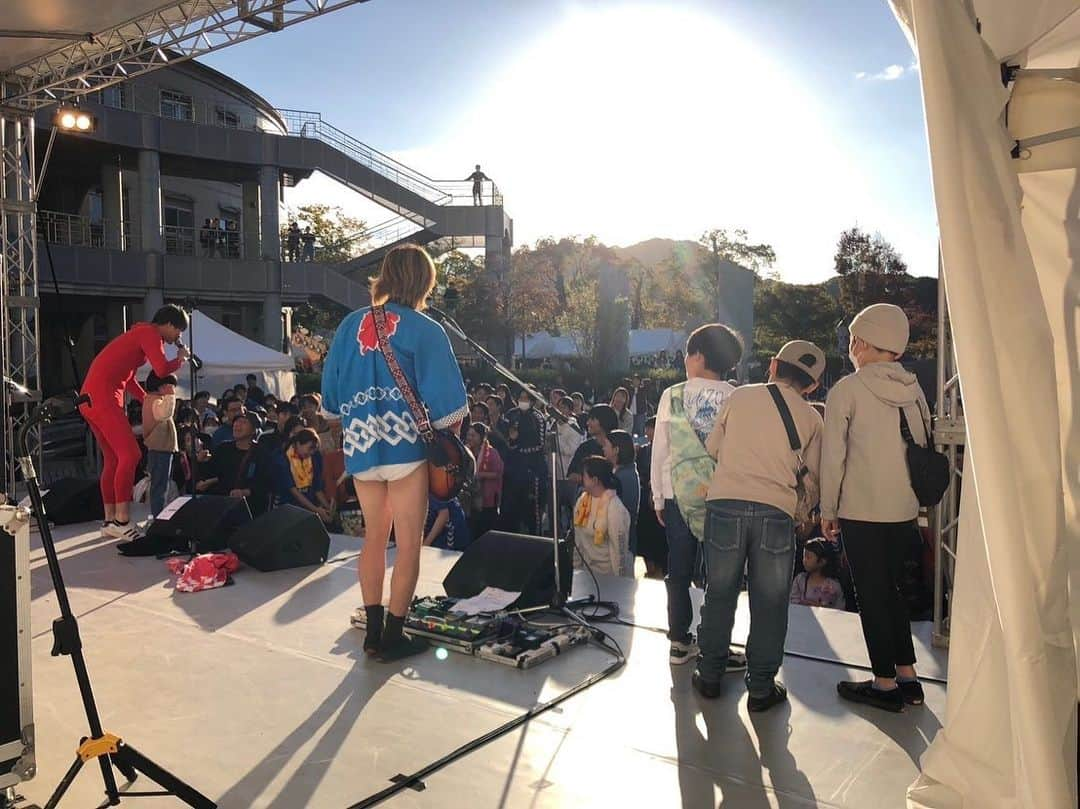 U太さんのインスタグラム写真 - (U太Instagram)「県立広島大学三原キャンパス〜浮城祭〜 同じ大学の学祭に二年連続呼んでもらえるという珍しいパターン笑  母校でもないのに感じた懐かしさと親近感。  去年おった子が卒業してたり、お！去年ぶり！な子がいたり。  二年連続やから感じれたことがたくさん。 皆、頑張れよー！  実行委員会の皆さま、お疲れ様でした！ 今年もありがとございました！」10月29日 19時26分 - utasuxing