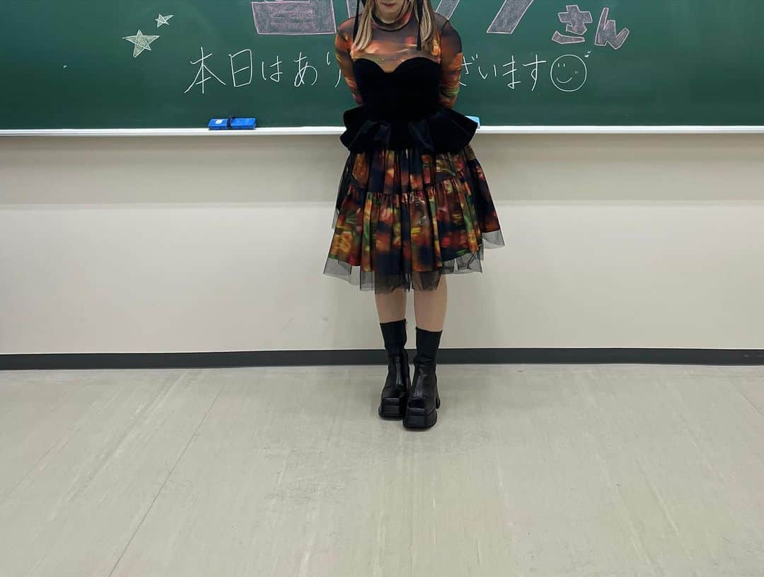 コレサワさんのインスタグラム写真 - (コレサワInstagram)「🎃  学園祭LIVE もうすぐハロウィンだったので ハロウィンコーデ👻  #華秋祭」10月29日 19時27分 - koresawa519