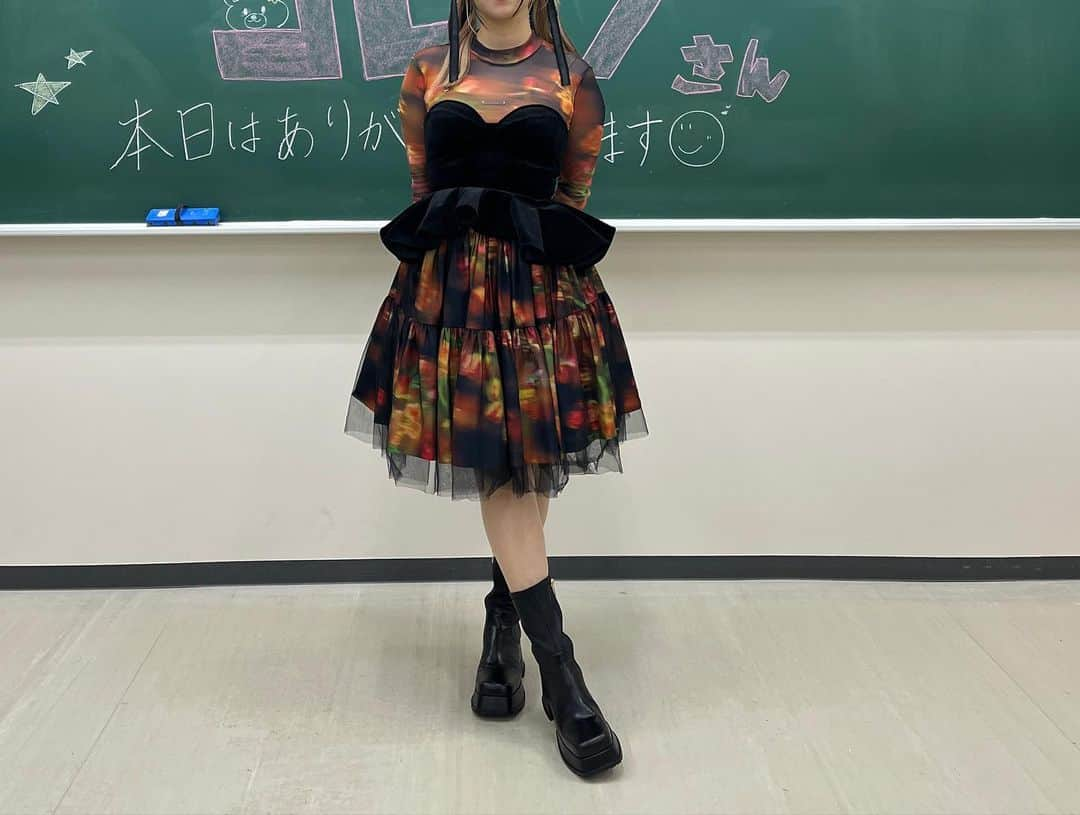 コレサワさんのインスタグラム写真 - (コレサワInstagram)「🎃  学園祭LIVE もうすぐハロウィンだったので ハロウィンコーデ👻  #華秋祭」10月29日 19時27分 - koresawa519