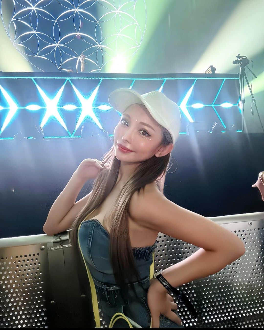 エリカのインスタグラム：「transmission初参戦楽しすぎた🥹✨🇹🇭 #thailand #bangkok #transmission」