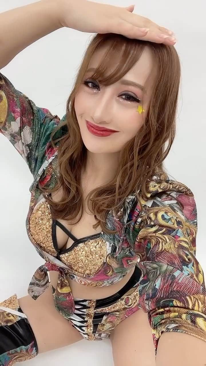 リアラのインスタグラム：「"One-of-a-kind"  私の目指すものはSEXYでCOOLでCUTEな女性👩‍🍼  #プロレスラー#プロレス#女子レスラー#キャバ嬢#キャバクラ#歌舞伎町#新宿#唯一無二#lady#cute#sexy#cool#girl#コスチューム#コスプレ#ハロウィン」