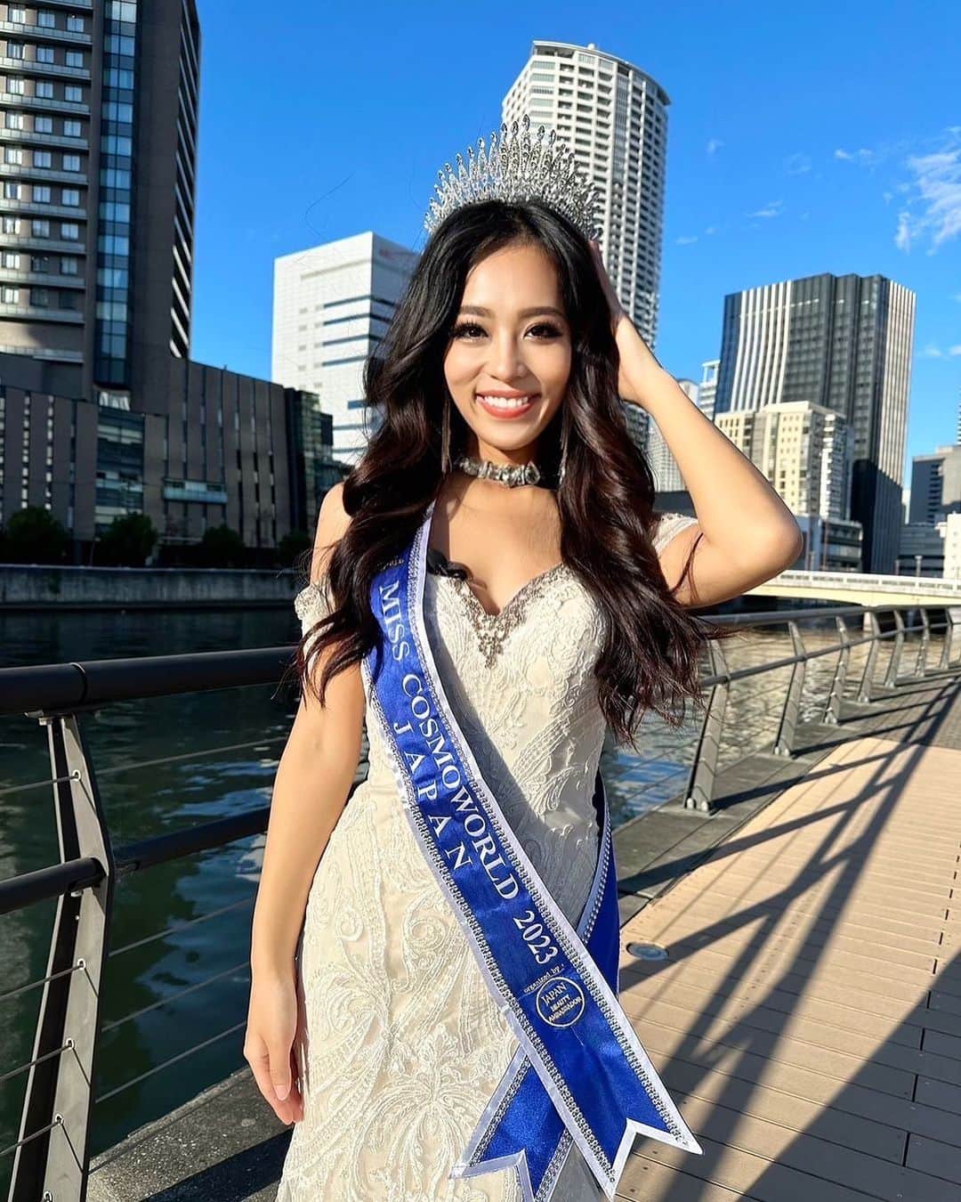 絹野志朋のインスタグラム：「🇯🇵  マレーシア出発まで、残り半月。 世界大会が楽しみでドキドキな毎日です🤭✨  Half a month for my next journey in Malaysia🇲🇾 @misscosmoworld   Not only being beautiful outwardly, but also having intelligence, talent, a clear vision for the future, and a passion for contributing to society🤍  Deeply thinking my life mission💭💞 I really enjoy this time and it makes me beautiful  in the truest sense.  　 #misscosmoworld #misscosmoworld2023 #beautypageant #beautypageants」