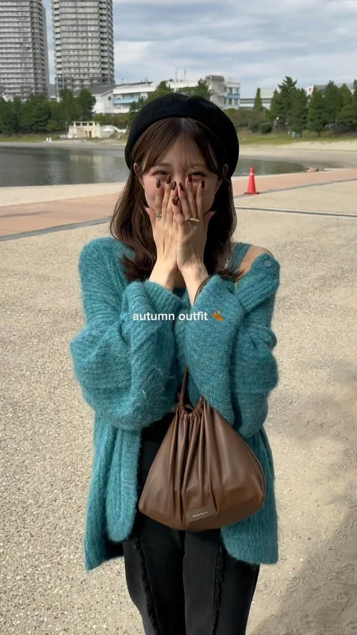 みなまつのインスタグラム：「服装と愛嬌で8割増しに見せてこ〜〜🎀  #秋コーデ #秋服」