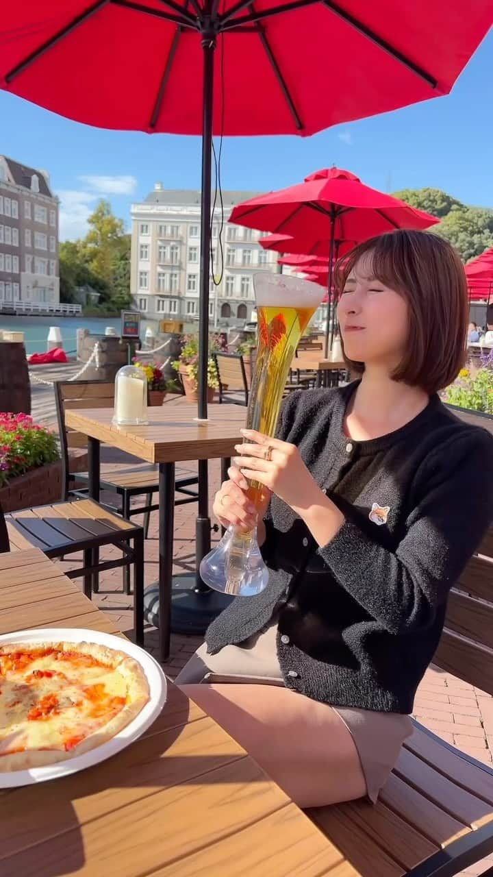 太田江莉奈のインスタグラム：「.  アサヒスーパードゥラァァァイ！  外で飲むビール最高🥰  . .  #huistenbosch#asahibeer#beerlover  #ハーフヤードビール#スーパードライ #アサヒスーパードライ#アサヒビール #ビール女子#長崎観光#ハウステンボス #ハウステンボスグルメ#佐世保#佐世保グルメ」