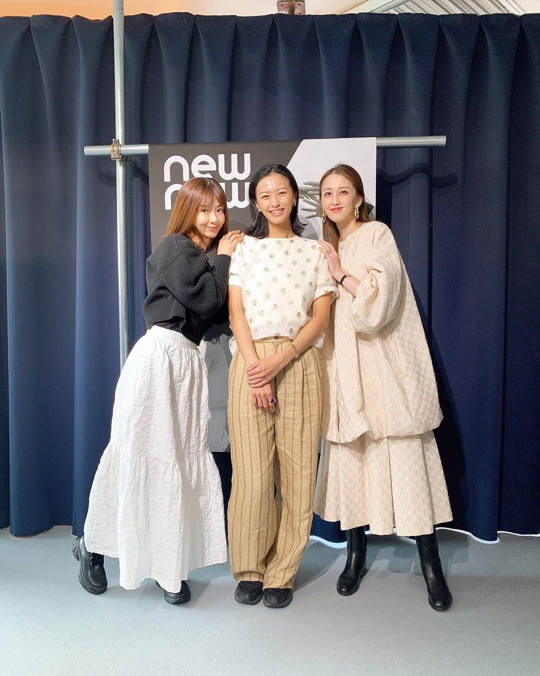 渡香奈さんのインスタグラム写真 - (渡香奈Instagram)「榮倉奈々さんのブランド @newnow_jp の受注会へ #ほしのあき ちゃんと💜💜  奈々さんが着ているホワイト✖️ゴールドのたまらない配色のフラワージャガードが素敵すぎてオーダーしました🌷 バターカラーのTシャツ重ね真似っこしたい😆  メンズもレディースも着れるサイズ展開のスウェットも良い色がいっぱいで可愛かった❣️ #newnow #榮倉奈々 #賀来賢人 #ニュアンスカラー #natural #fashion」10月29日 19時53分 - kanarina1261