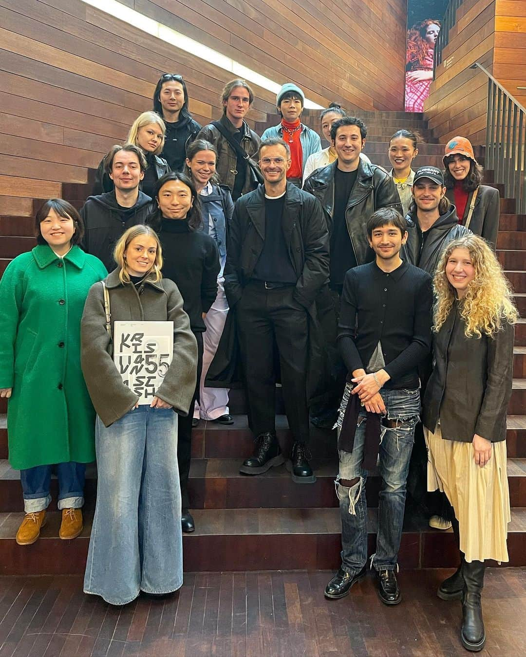 クリスヴァンアッシュさんのインスタグラム写真 - (クリスヴァンアッシュInstagram)「BOOK PRESENTATION AT @momuantwerp WITH @jesse_brouns AND BOOK SIGNING AT @copyrightbookshop / PLUS A WONDERFUL TALK WITH GRADUATE STUDENTS OF @royalacademyantwerp 🖤 / YESTERDAY  #momuantwerp #krisvanassche #kris_van_assche @lannoopublishers」10月29日 20時01分 - kris_van_assche