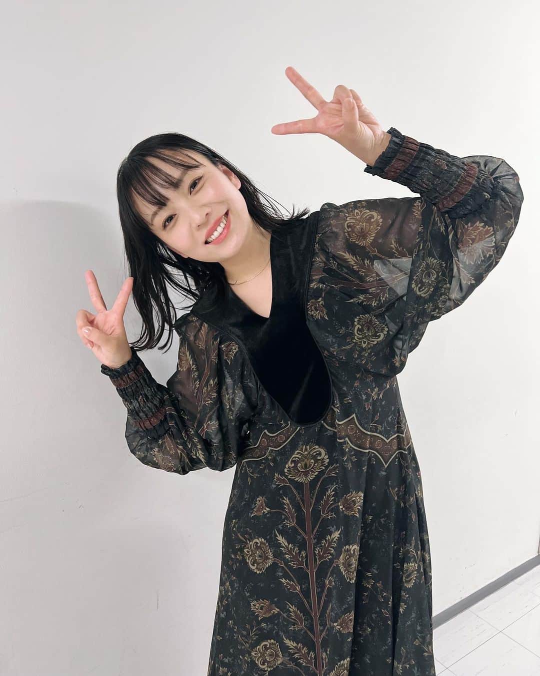 杜このみのインスタグラム：「明日は、夜8時から テイチクレコードのYouTubeチャンネルにて、生配信の担当です！ トークテーマは、『あなたの好きな香り』 じゃんじゃんメッセージお寄せ下さい♡ お待ちしていますー！！♪☺️  https://www.youtube.com/live/Vcqe_NGqy1I?si=RalB5WVAoikMlrbv」