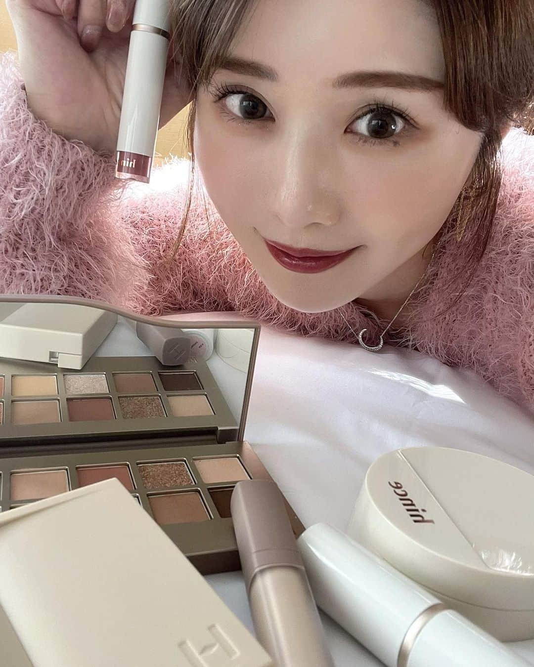 一木美里さんのインスタグラム写真 - (一木美里Instagram)「힌스 make up~~🎀🩷🩷  #hince#힌스#韓国コスメ#ヒンス」10月29日 20時05分 - misato_ichiki